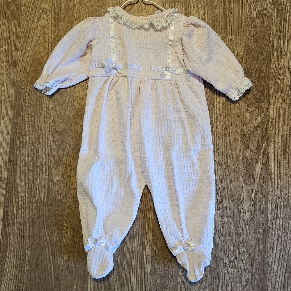 Vintage Basic Editions Light Pink Textured Kids Footie Size 6 to 9 Months